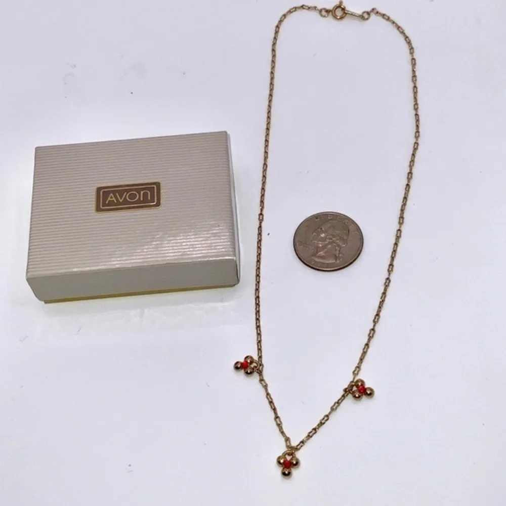 Avon Vintage 1980’s 16” Yellow Gold Plated “Festive Berries” Dainty Necklace
